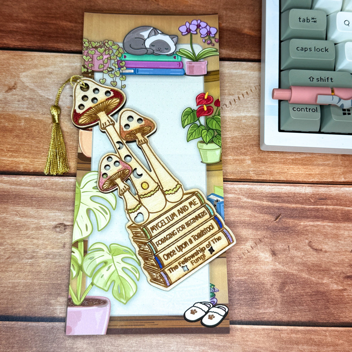 Cozy bookshelf cat tall list notepad by Kittlins - photo 9